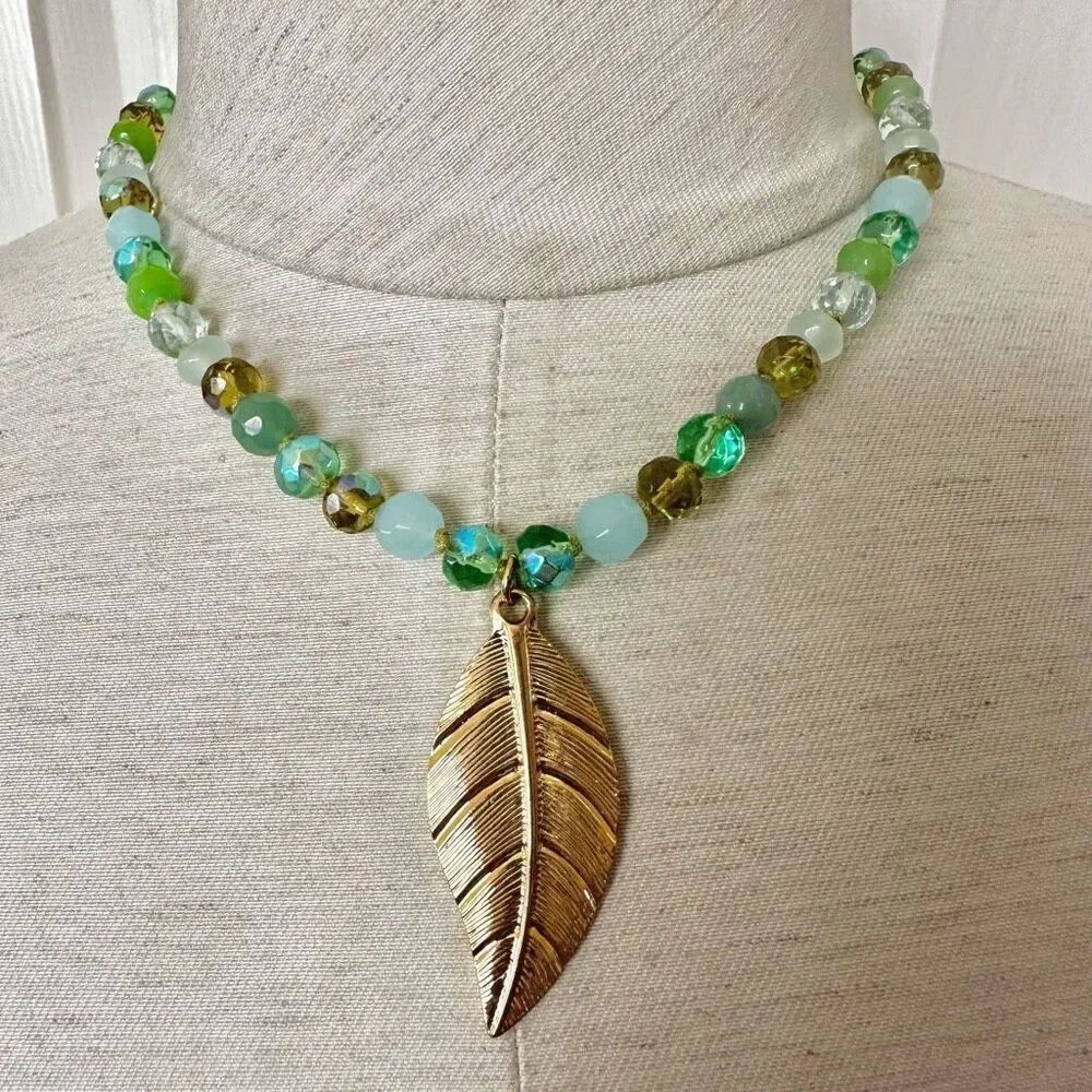 Cookie Lee green glass bead crystal leaf pendant necklace